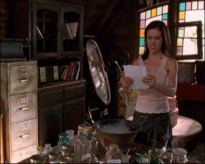 Charmed-Online_dot_net-8x01StillCharmedAndKicking0756.jpg
