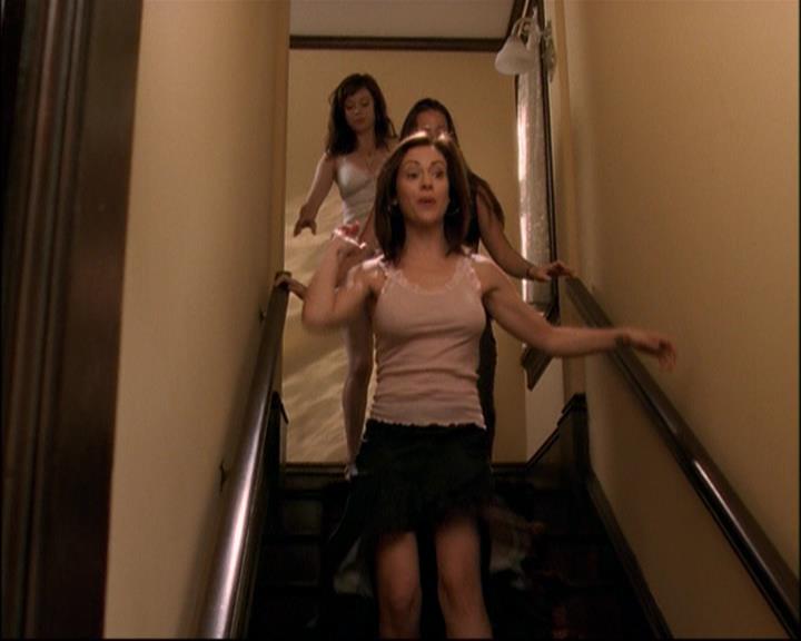 Charmed-Online_dot_net-8x01StillCharmedAndKicking0789.jpg Charmed-Online_dot_net-8x01StillCharmedAndKicking0789.jpg