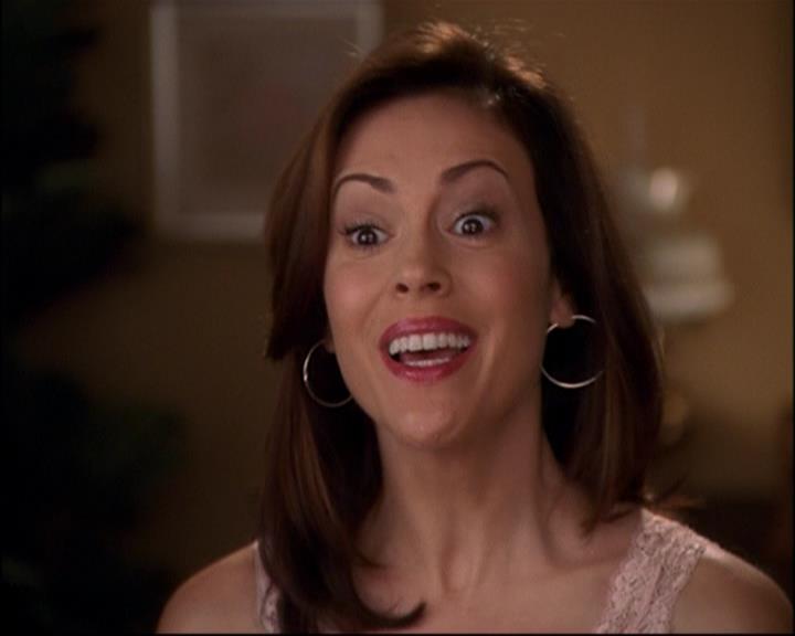 Charmed-Online_dot_net-8x01StillCharmedAndKicking0838.jpg Charmed-Online_dot_net-8x01StillCharmedAndKicking0838.jpg