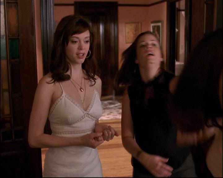 Charmed-Online_dot_net-8x01StillCharmedAndKicking0850.jpg Charmed-Online_dot_net-8x01StillCharmedAndKicking0850.jpg