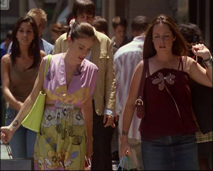 Charmed-Online_dot_net-8x01StillCharmedAndKicking0901.jpg Charmed-Online_dot_net-8x01StillCharmedAndKicking0901.jpg