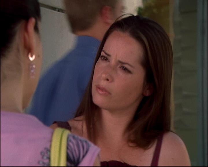 Charmed-Online_dot_net-8x01StillCharmedAndKicking0934.jpg Charmed-Online_dot_net-8x01StillCharmedAndKicking0934.jpg