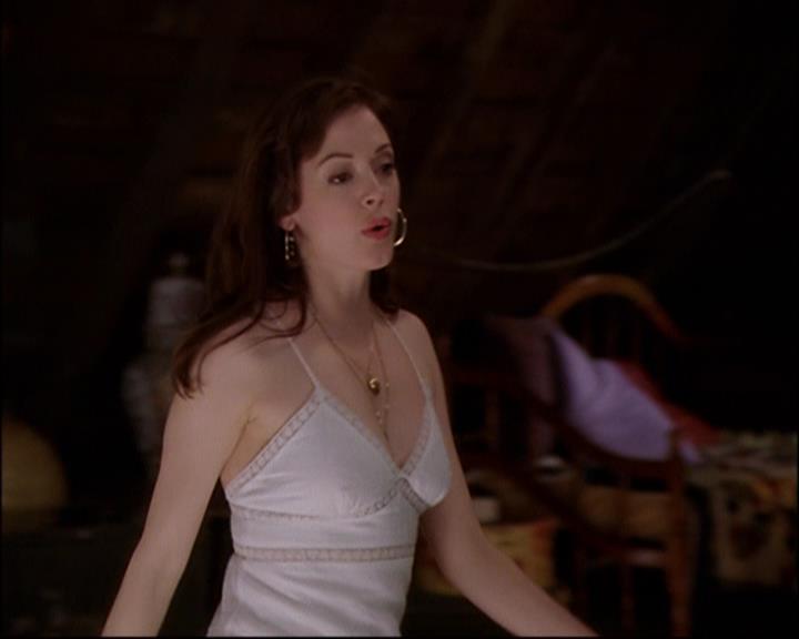 Charmed-Online_dot_net-8x01StillCharmedAndKicking0968.jpg Charmed-Online_dot_net-8x01StillCharmedAndKicking0968.jpg