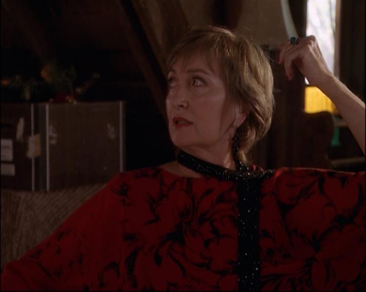 Charmed-Online_dot_net-8x01StillCharmedAndKicking0978.jpg Charmed-Online_dot_net-8x01StillCharmedAndKicking0978.jpg