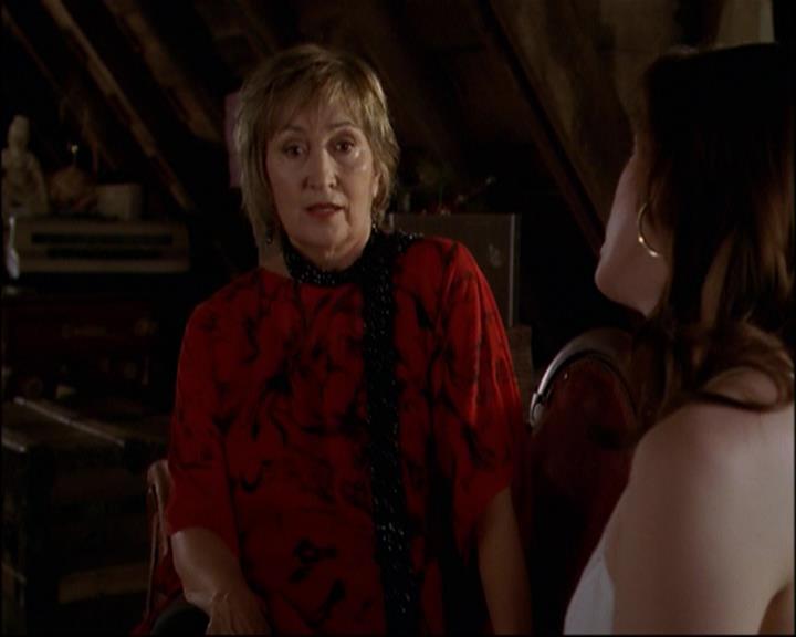 Charmed-Online_dot_net-8x01StillCharmedAndKicking0983.jpg Charmed-Online_dot_net-8x01StillCharmedAndKicking0983.jpg