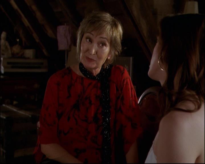 Charmed-Online_dot_net-8x01StillCharmedAndKicking0988.jpg Charmed-Online_dot_net-8x01StillCharmedAndKicking0988.jpg