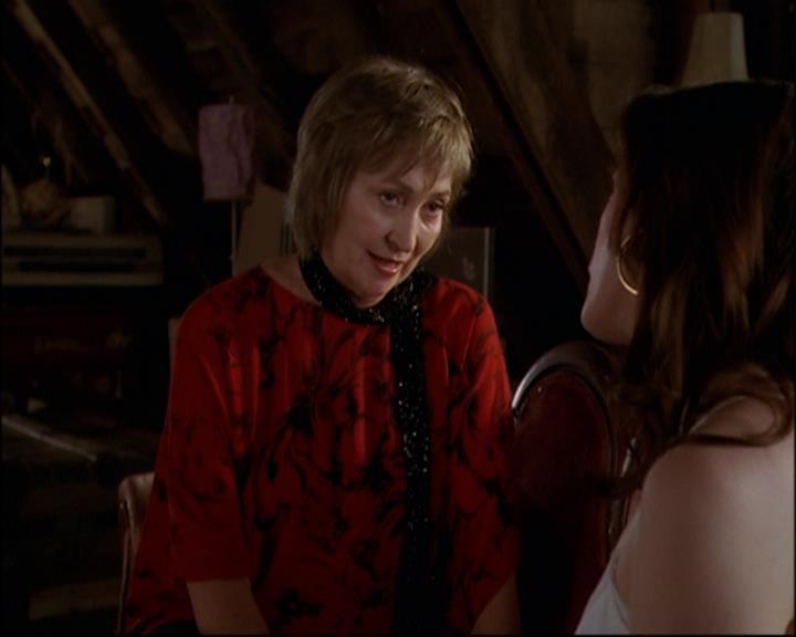 Charmed-Online_dot_net-8x01StillCharmedAndKicking0993.jpg