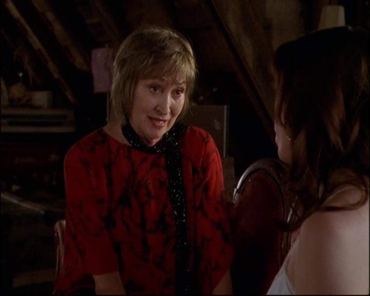 Charmed-Online_dot_net-8x01StillCharmedAndKicking0996.jpg Charmed-Online_dot_net-8x01StillCharmedAndKicking0996.jpg