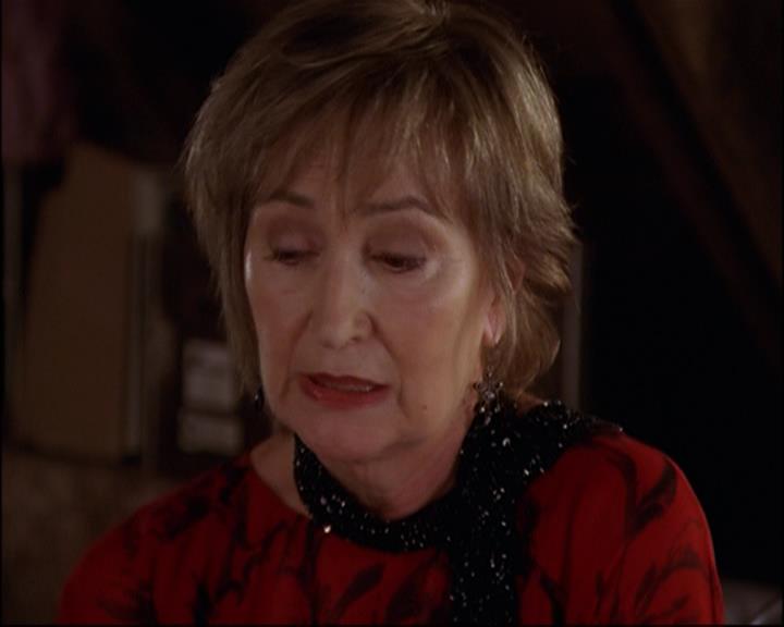 Charmed-Online_dot_net-8x01StillCharmedAndKicking1006.jpg Charmed-Online_dot_net-8x01StillCharmedAndKicking1006.jpg