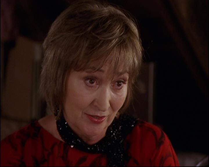 Charmed-Online_dot_net-8x01StillCharmedAndKicking1013.jpg Charmed-Online_dot_net-8x01StillCharmedAndKicking1013.jpg