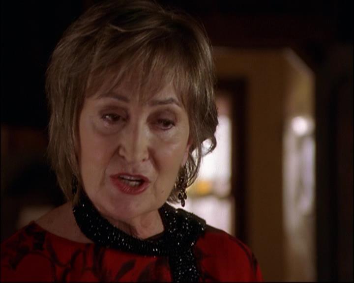 Charmed-Online_dot_net-8x01StillCharmedAndKicking1050.jpg Charmed-Online_dot_net-8x01StillCharmedAndKicking1050.jpg