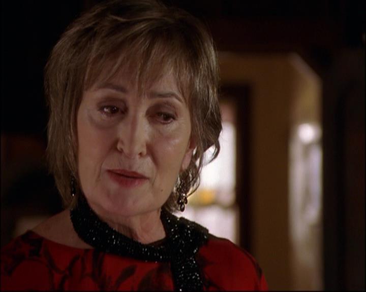 Charmed-Online_dot_net-8x01StillCharmedAndKicking1051.jpg Charmed-Online_dot_net-8x01StillCharmedAndKicking1051.jpg