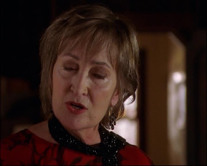 Charmed-Online_dot_net-8x01StillCharmedAndKicking1052.jpg Charmed-Online_dot_net-8x01StillCharmedAndKicking1052.jpg