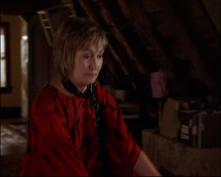 Charmed-Online_dot_net-8x01StillCharmedAndKicking1061.jpg Charmed-Online_dot_net-8x01StillCharmedAndKicking1061.jpg