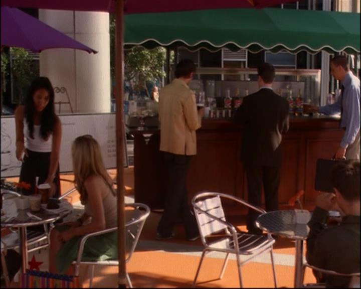 Charmed-Online_dot_net-8x01StillCharmedAndKicking1073.jpg Charmed-Online_dot_net-8x01StillCharmedAndKicking1073.jpg