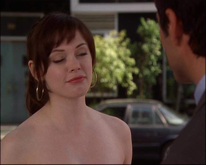 Charmed-Online_dot_net-8x01StillCharmedAndKicking1110.jpg Charmed-Online_dot_net-8x01StillCharmedAndKicking1110.jpg