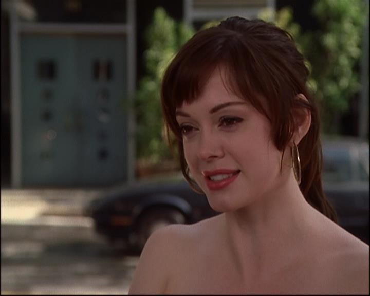 Charmed-Online_dot_net-8x01StillCharmedAndKicking1128.jpg
