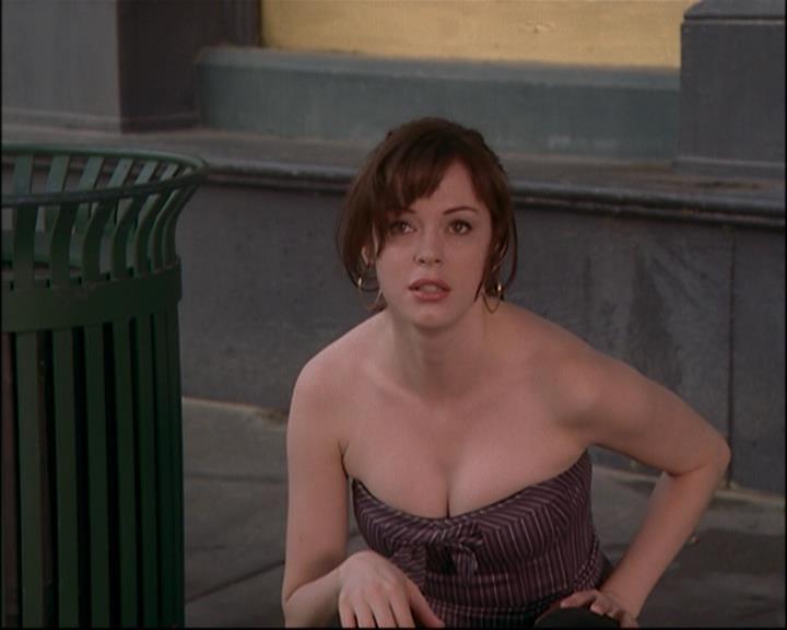 Charmed-Online_dot_net-8x01StillCharmedAndKicking1152.jpg
