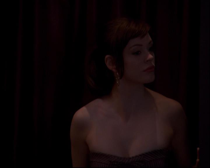 Charmed-Online_dot_net-8x01StillCharmedAndKicking1198.jpg Charmed-Online_dot_net-8x01StillCharmedAndKicking1198.jpg