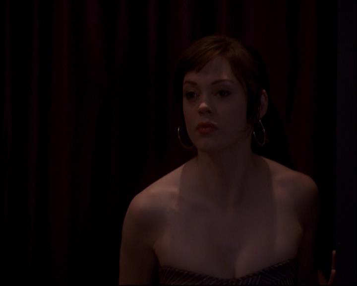 Charmed-Online_dot_net-8x01StillCharmedAndKicking1199.jpg Charmed-Online_dot_net-8x01StillCharmedAndKicking1199.jpg