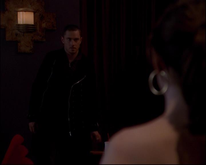 Charmed-Online_dot_net-8x01StillCharmedAndKicking1204.jpg