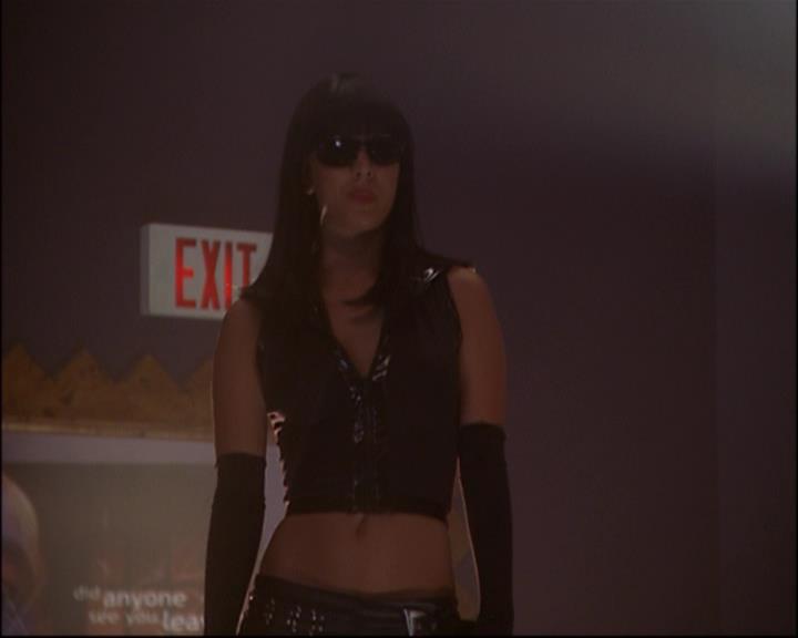 Charmed-Online_dot_net-8x01StillCharmedAndKicking1228.jpg Charmed-Online_dot_net-8x01StillCharmedAndKicking1228.jpg