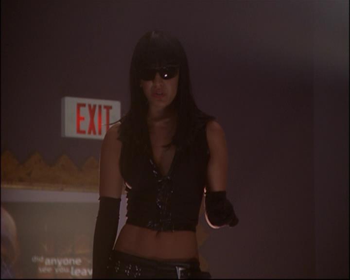 Charmed-Online_dot_net-8x01StillCharmedAndKicking1232.jpg