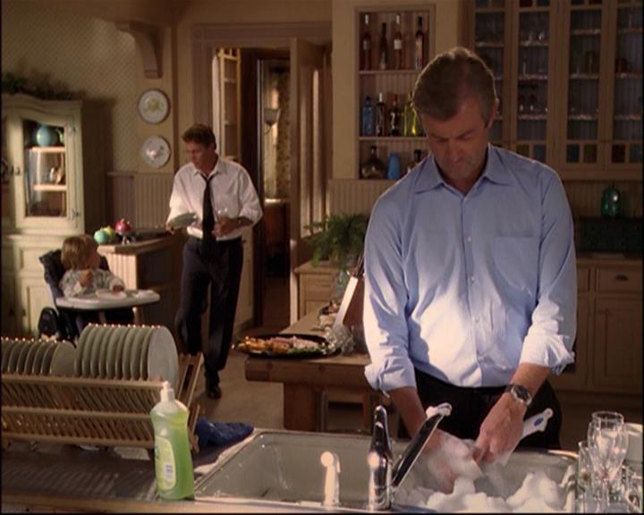 Charmed-Online_dot_net-8x01StillCharmedAndKicking1256.jpg Charmed-Online_dot_net-8x01StillCharmedAndKicking1256.jpg