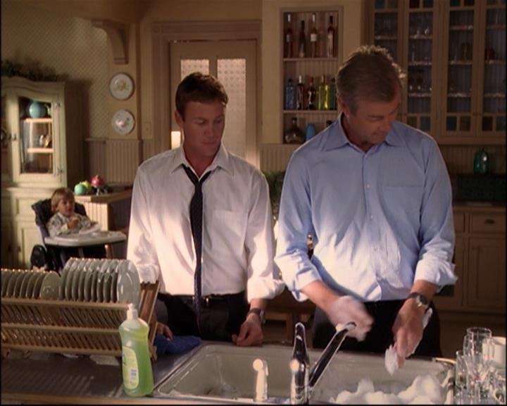 Charmed-Online_dot_net-8x01StillCharmedAndKicking1271.jpg Charmed-Online_dot_net-8x01StillCharmedAndKicking1271.jpg