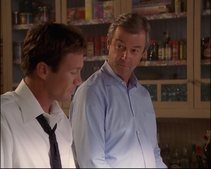 Charmed-Online_dot_net-8x01StillCharmedAndKicking1285.jpg Charmed-Online_dot_net-8x01StillCharmedAndKicking1285.jpg