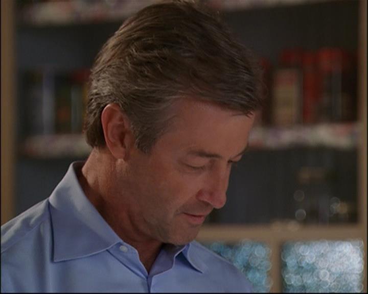 Charmed-Online_dot_net-8x01StillCharmedAndKicking1374.jpg Charmed-Online_dot_net-8x01StillCharmedAndKicking1374.jpg