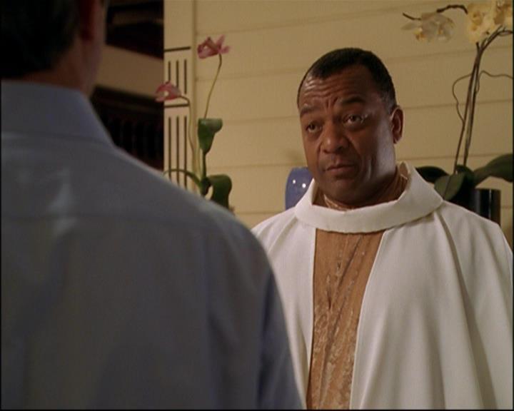 Charmed-Online_dot_net-8x01StillCharmedAndKicking1514.jpg