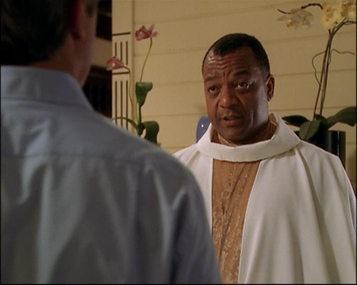Charmed-Online_dot_net-8x01StillCharmedAndKicking1520.jpg