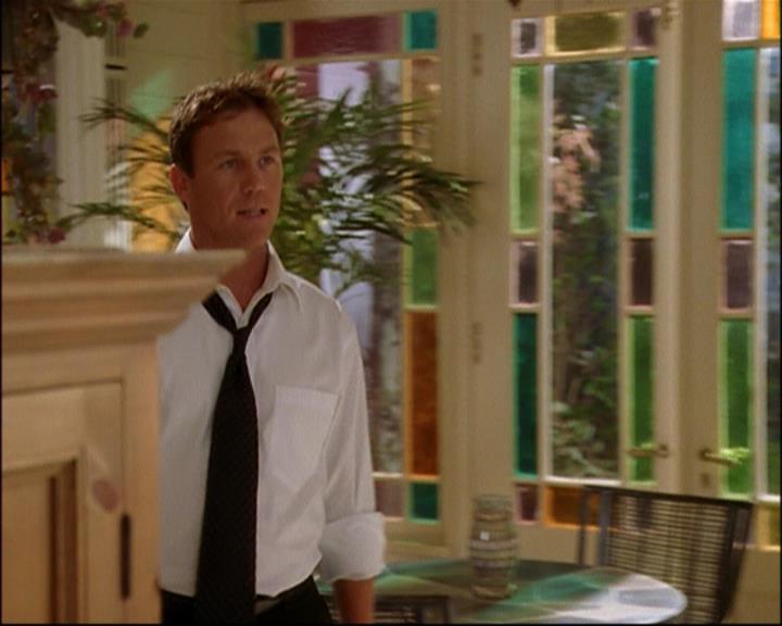 Charmed-Online_dot_net-8x01StillCharmedAndKicking1612.jpg