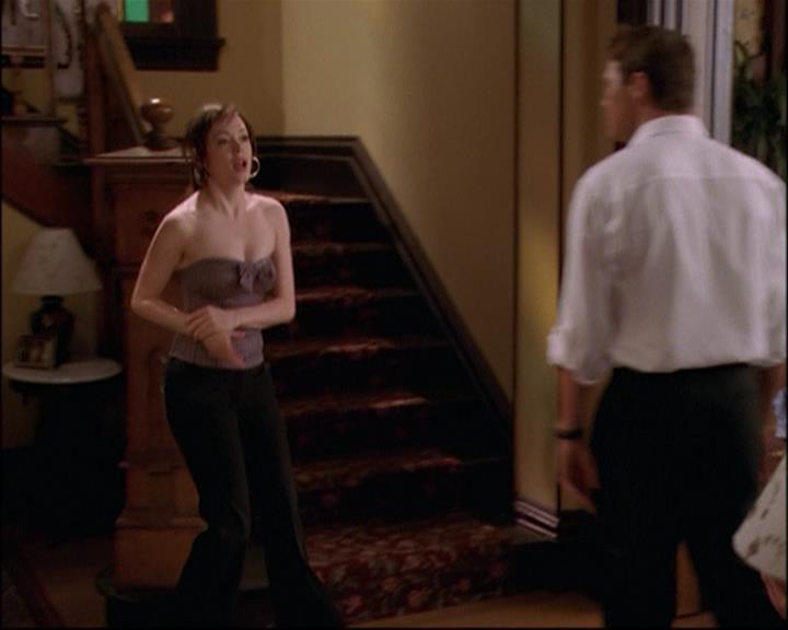 Charmed-Online_dot_net-8x01StillCharmedAndKicking1625.jpg