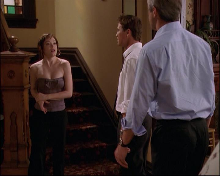Charmed-Online_dot_net-8x01StillCharmedAndKicking1626.jpg