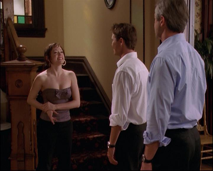 Charmed-Online_dot_net-8x01StillCharmedAndKicking1628.jpg