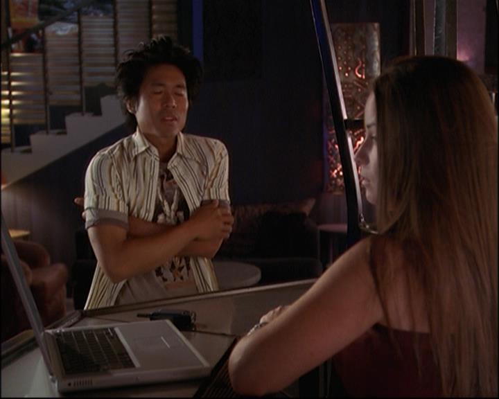 Charmed-Online_dot_net-8x01StillCharmedAndKicking1725.jpg