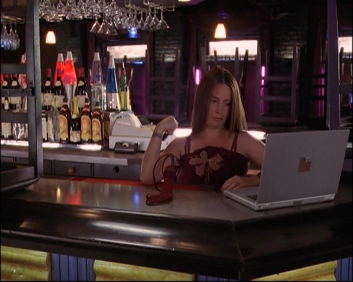 Charmed-Online_dot_net-8x01StillCharmedAndKicking1751.jpg Charmed-Online_dot_net-8x01StillCharmedAndKicking1751.jpg