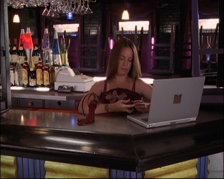 Charmed-Online_dot_net-8x01StillCharmedAndKicking1755.jpg