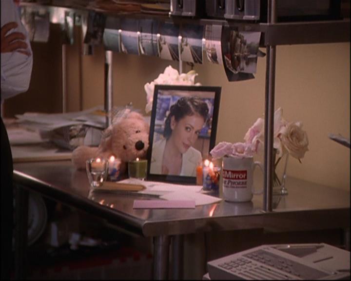 Charmed-Online_dot_net-8x01StillCharmedAndKicking1784.jpg Charmed-Online_dot_net-8x01StillCharmedAndKicking1784.jpg