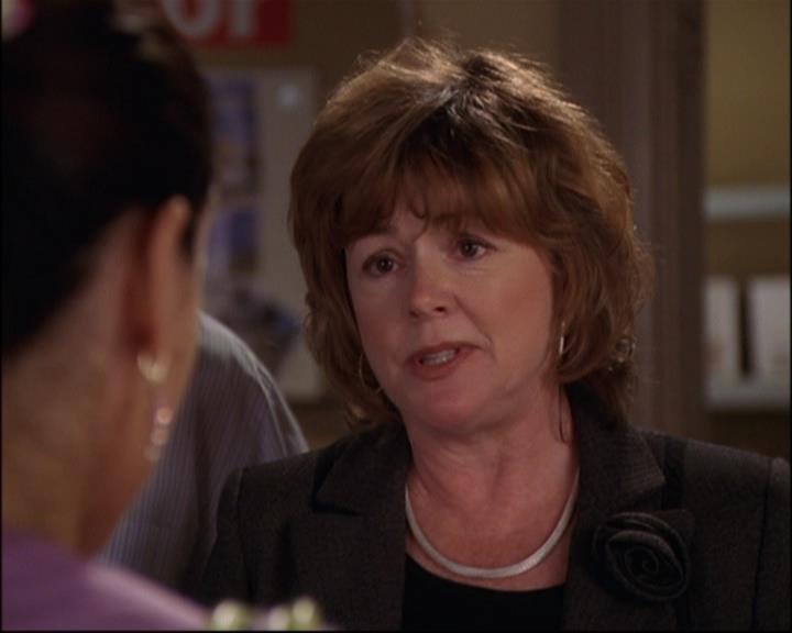 Charmed-Online_dot_net-8x01StillCharmedAndKicking1835.jpg Charmed-Online_dot_net-8x01StillCharmedAndKicking1835.jpg