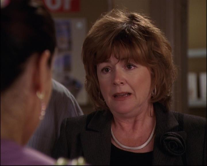 Charmed-Online_dot_net-8x01StillCharmedAndKicking1836.jpg Charmed-Online_dot_net-8x01StillCharmedAndKicking1836.jpg