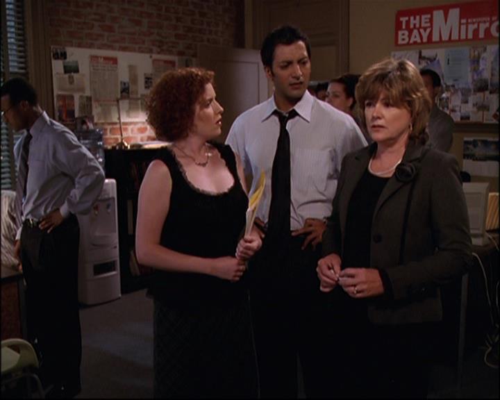 Charmed-Online_dot_net-8x01StillCharmedAndKicking1880.jpg Charmed-Online_dot_net-8x01StillCharmedAndKicking1880.jpg