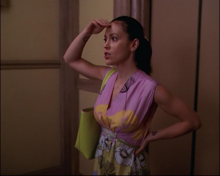 Charmed-Online_dot_net-8x01StillCharmedAndKicking1883.jpg Charmed-Online_dot_net-8x01StillCharmedAndKicking1883.jpg