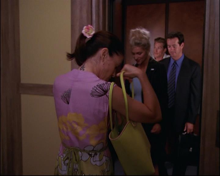 Charmed-Online_dot_net-8x01StillCharmedAndKicking1887.jpg Charmed-Online_dot_net-8x01StillCharmedAndKicking1887.jpg