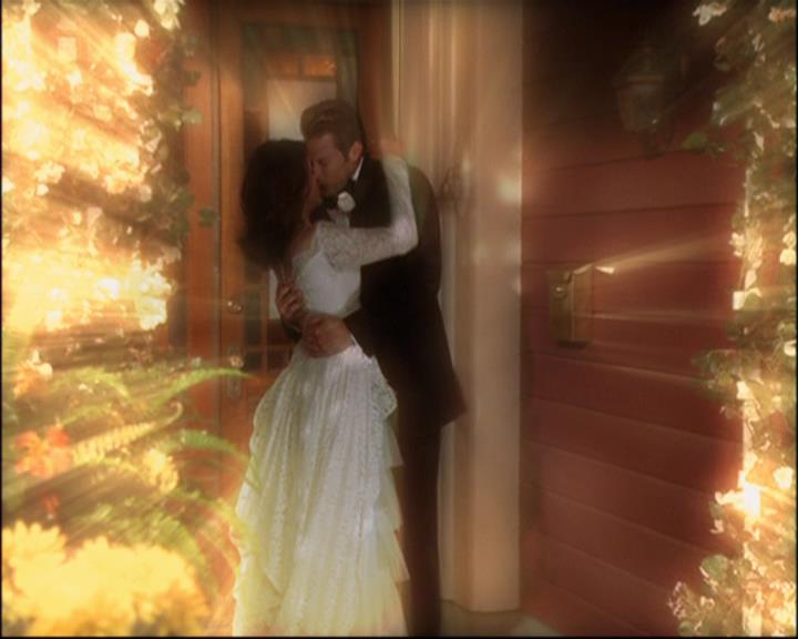 Charmed-Online_dot_net-8x01StillCharmedAndKicking1943.jpg Charmed-Online_dot_net-8x01StillCharmedAndKicking1943.jpg