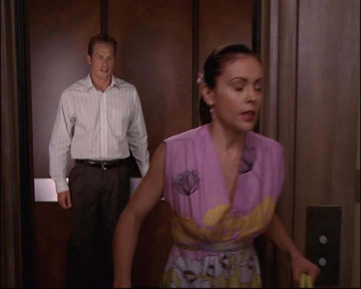 Charmed-Online_dot_net-8x01StillCharmedAndKicking2014.jpg Charmed-Online_dot_net-8x01StillCharmedAndKicking2014.jpg