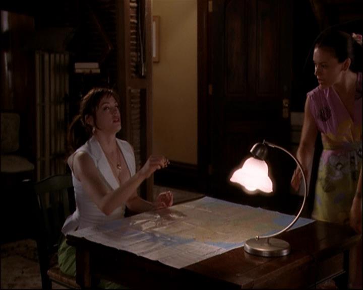 Charmed-Online_dot_net-8x01StillCharmedAndKicking2046.jpg Charmed-Online_dot_net-8x01StillCharmedAndKicking2046.jpg