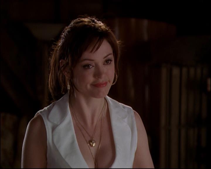 Charmed-Online_dot_net-8x01StillCharmedAndKicking2080.jpg